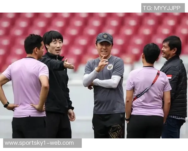 蔚山现代主帅申台龙上任仅65天即遭解职球队战绩不佳引发关注 蔚山现代主帅申台龙上任仅65天即遭解职球队战绩不佳引发关注